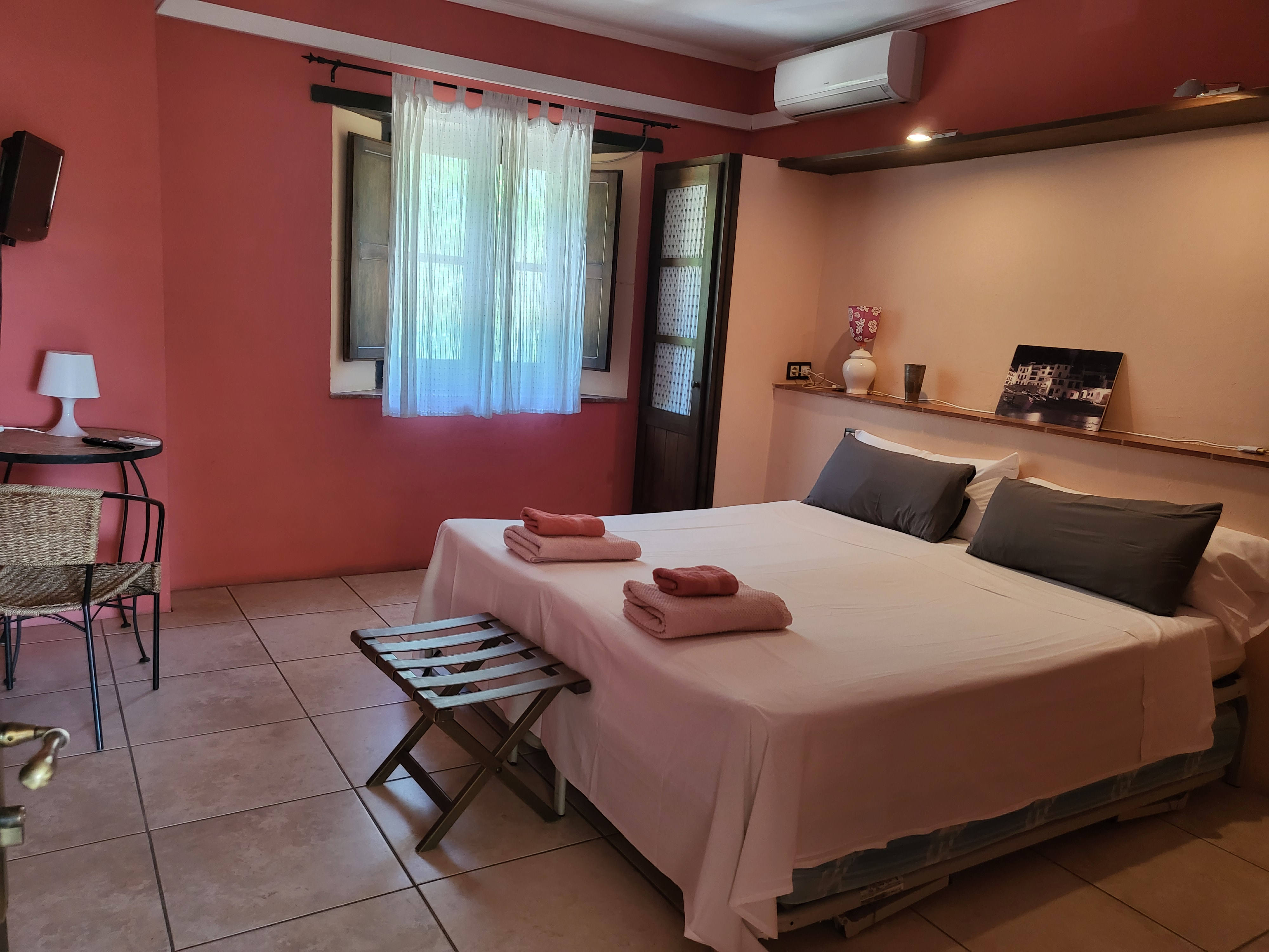 Triple room with shower